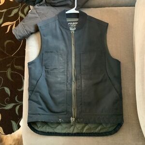 Filson Navy Men’s tin cloth vest medium